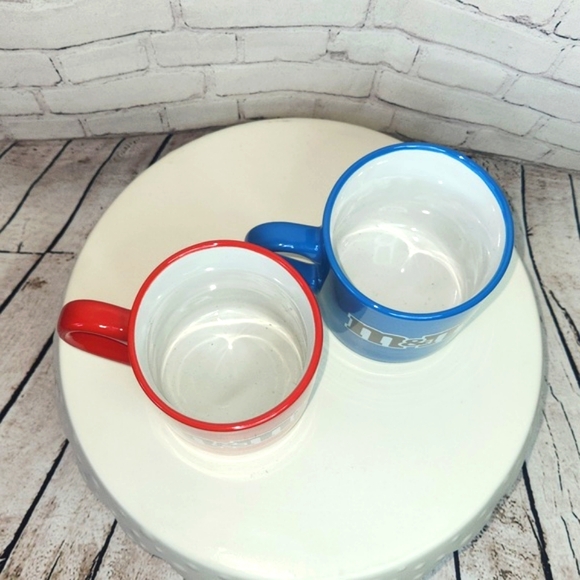 ⭐️2/$25⭐️ NWT 16OZ M&M Mugs - Picture 3 of 4